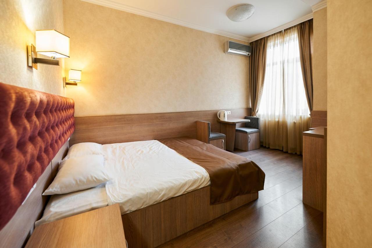 Hotel Classic Kiev Esterno foto
